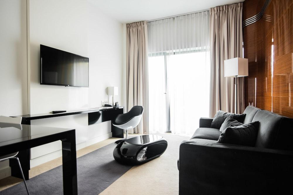 - Hotel, Conference & Hotel Sopot