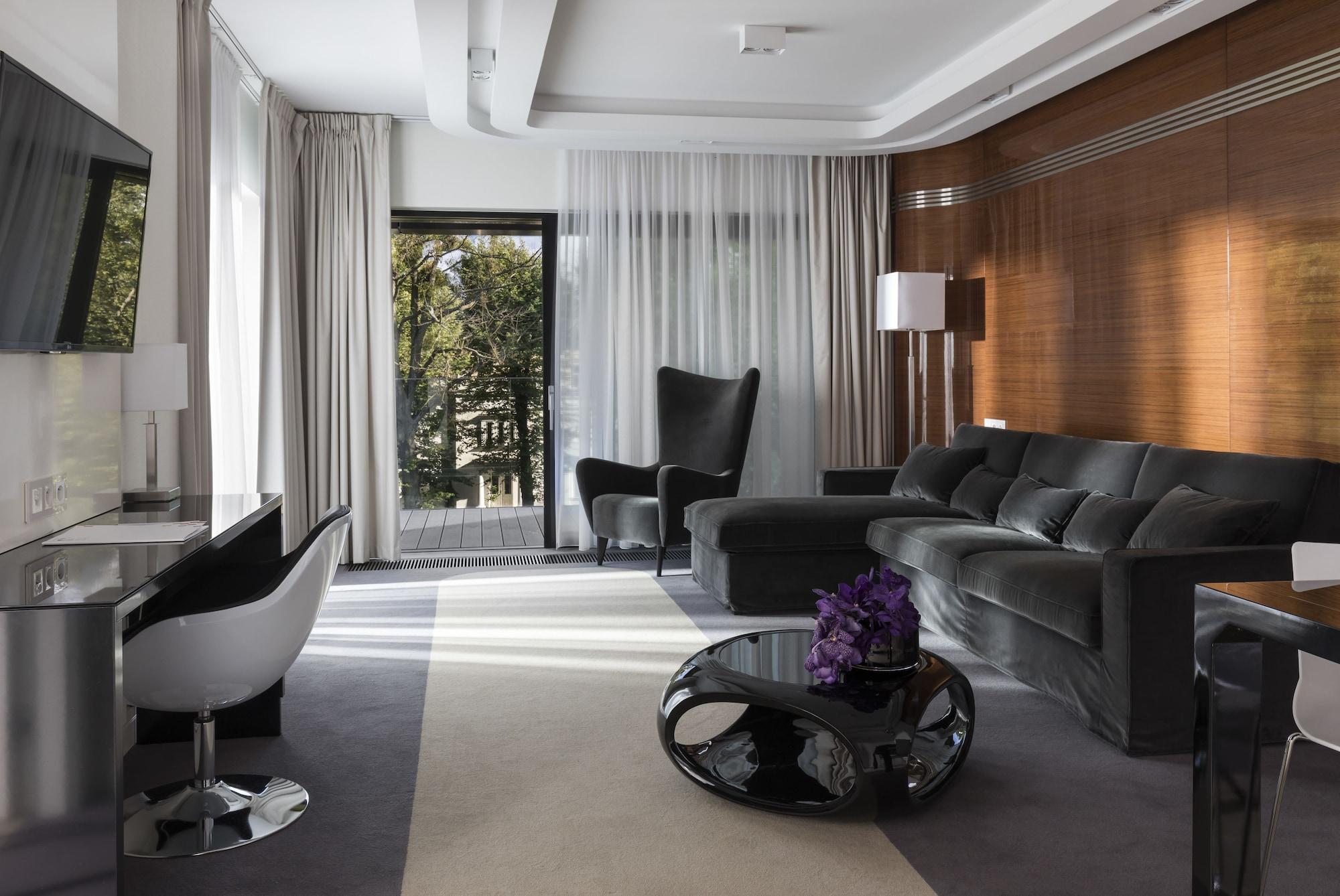 - Hotel, Conference & Hotel Sopot