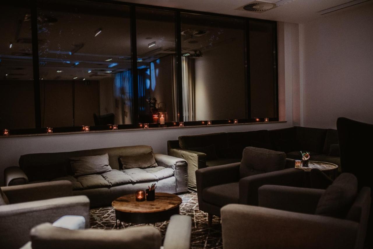- Hotel, Conference & 4* Sopot